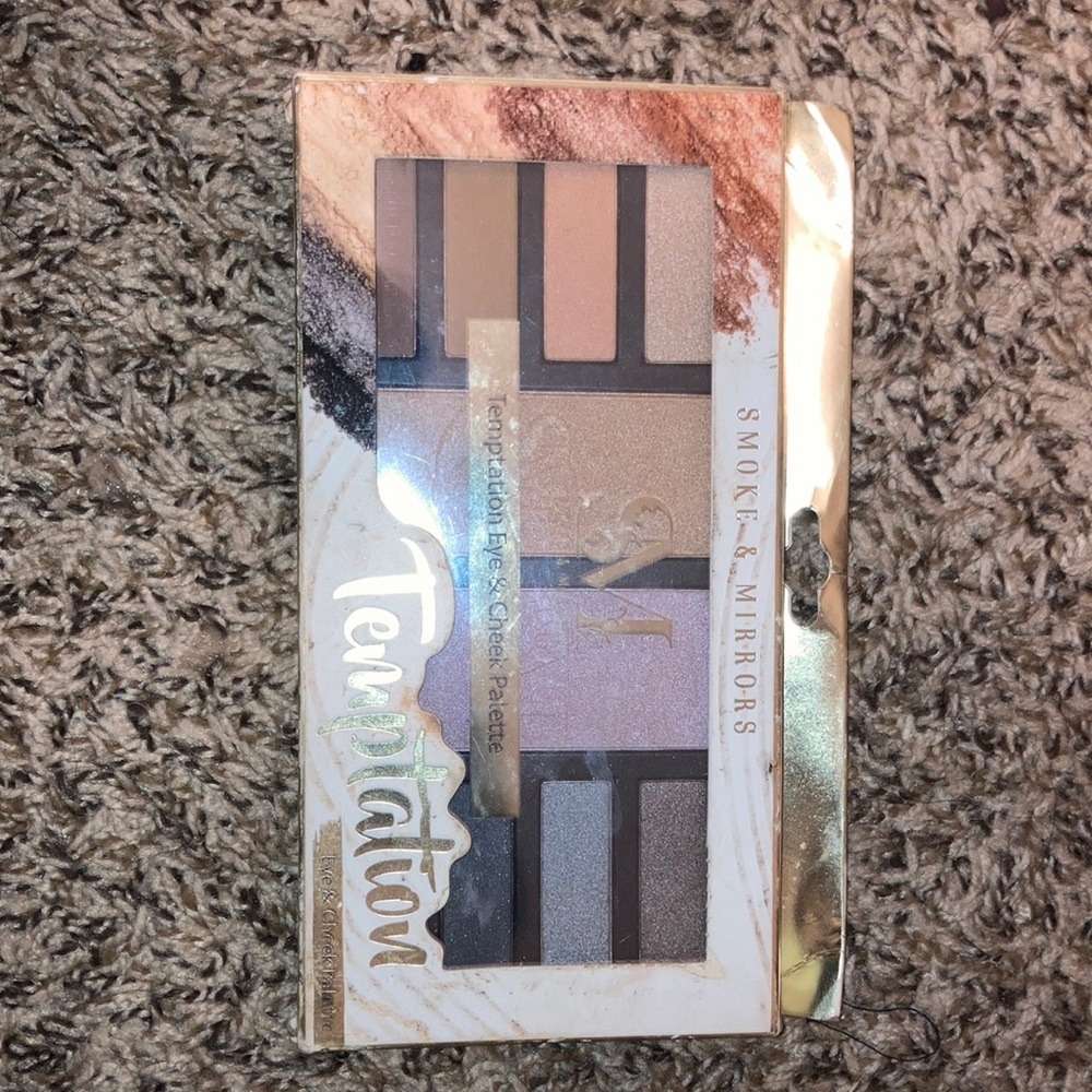 Brand new makeup pallet